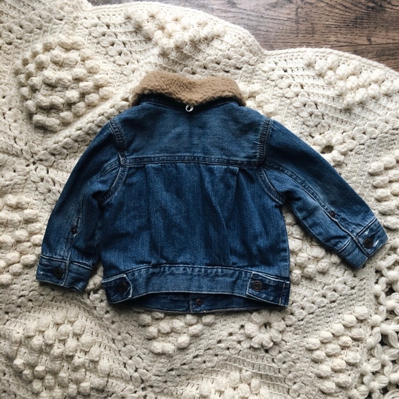 Baby Gap denim jacket with sherpa collar - Picture 4 of 4